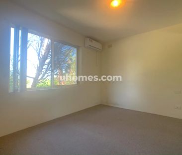 3Bedrooms, 1Bathrooms - Photo 2