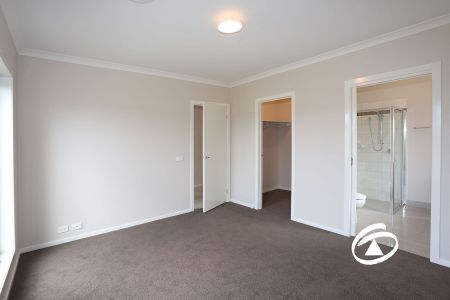 5 Featherbrook Circuit, 3977, Cranbourne North Vic - Photo 3