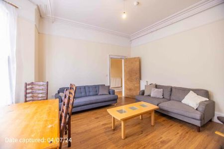 1 Marlborough Grove - Photo 2