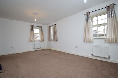 Kempston Road, Featherstone - Photo 2