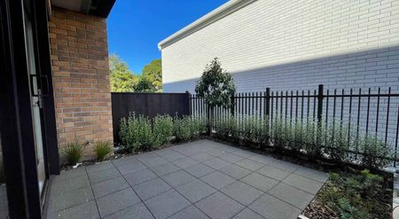Architecturally Designed Luxury Terrace Living... - Photo 3