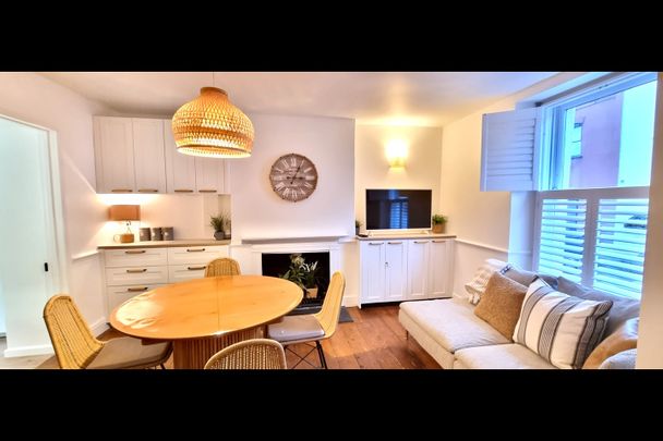 1 Bed Terraced House, High Street, BS8 - Photo 1