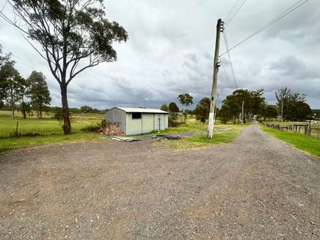 3 Bedroom Family Home with a Peaceful Lookout&excl; - Photo 4