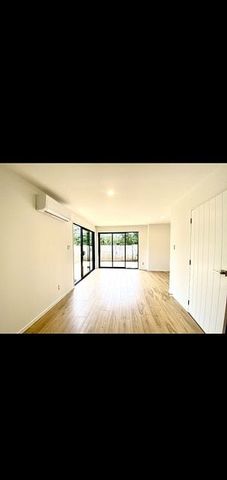 Modern 2BR Townhouse with Garden in Glenfield - Photo 4