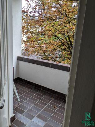 Blick ins Grüne! Zentrumsnahe Loggia-Wohnung – WG geeignet! Garagenplatz! - Photo 1