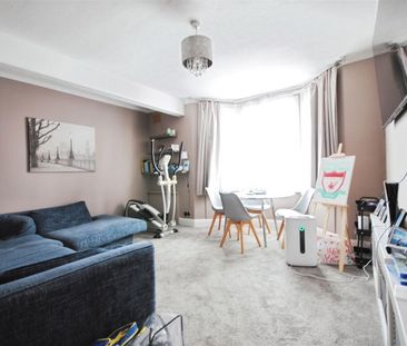 Watford Field Road, Watford - Photo 1