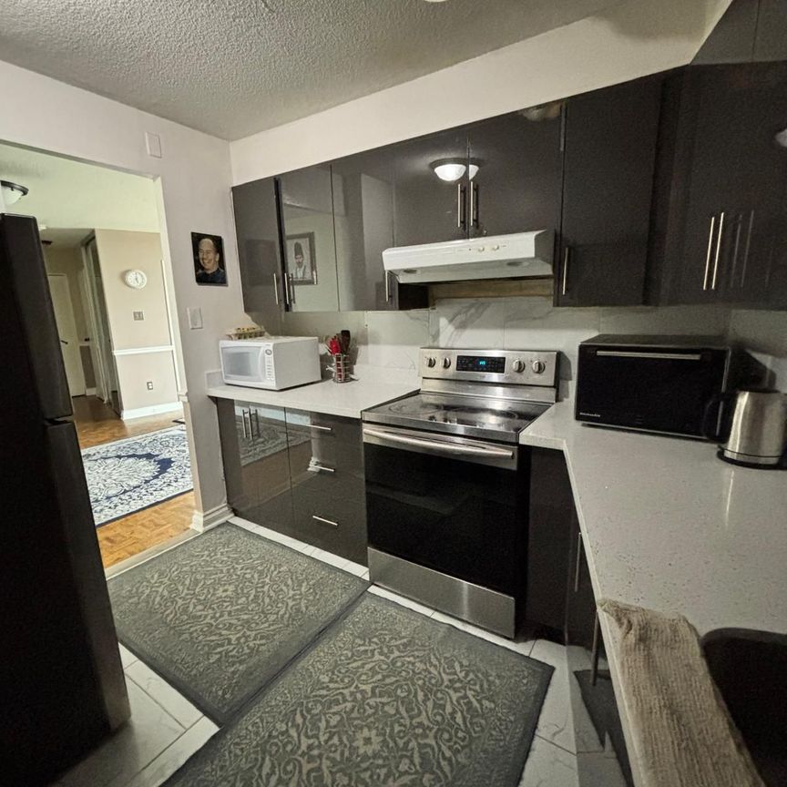 For Lease - 50 Mississauga Valley Boulevard Unit# 1615, Mississauga, Ontario - Photo 1