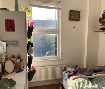 4 Bed Terraced House, Madeira Road, E11 - Photo 6