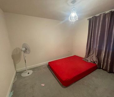 4 bedroom property to rent - Photo 3