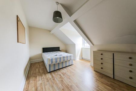 8 bedroom house to rent - Photo 2