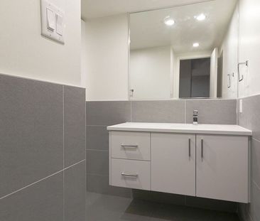 St. Lambert - Photo 4