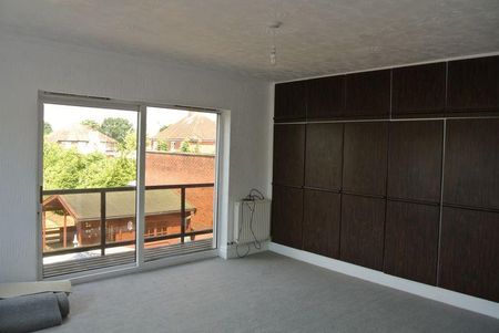 4 bedroom semi-detached house to rent - Photo 5