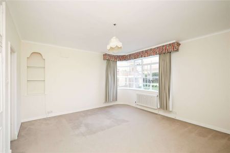 A spacious five bedroom apartment in this popular gated community. - Photo 3