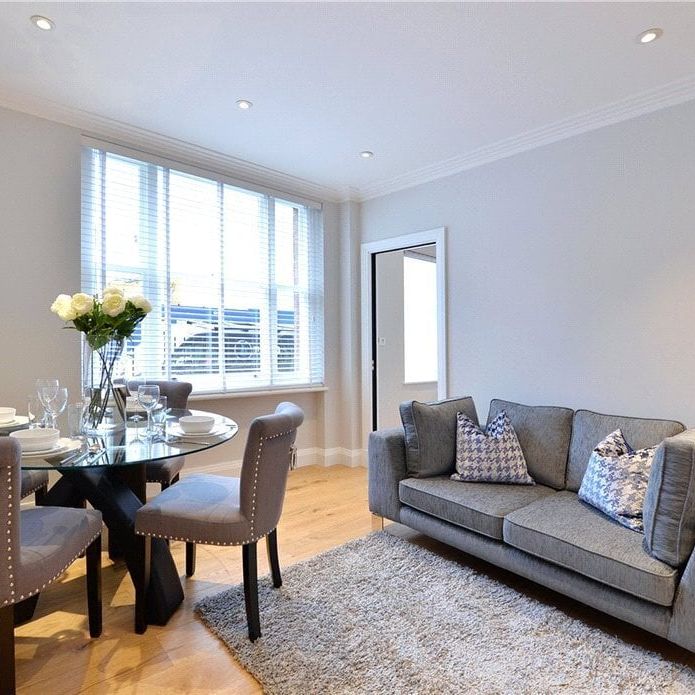Studio flat with 1 bathroom in Mayfair, W1J - Photo 1