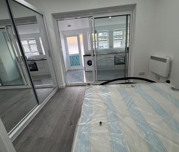 Studio to rent - Photo 4