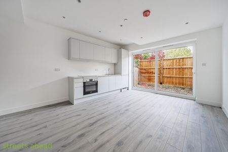 Portland Road, London, SE25 - Photo 2