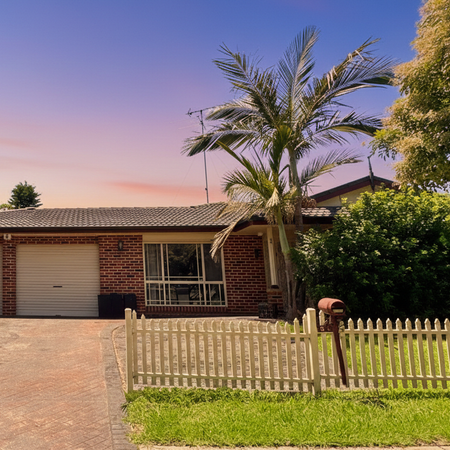 SPACIOUS FAMILY LIVING WITH A SUMMER SPARK! - Photo 3