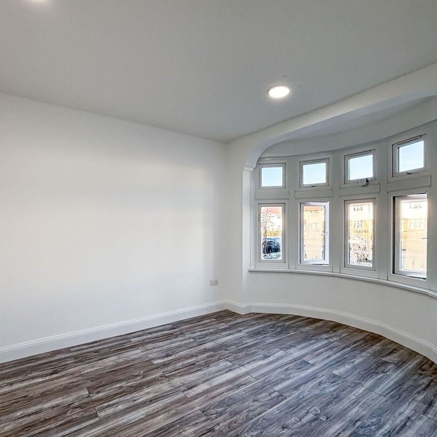 4 Bed Terraced House, Ripple Road, IG11 - Photo 1