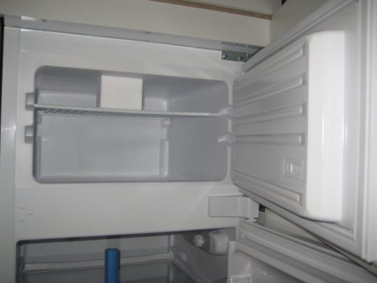 Günstige 2 Zimmer und Küche Wohnung in zentraler Lage - helle und ruhige Räume - mit Parkplatz (günstige Anmietung möglich) - Foto 1