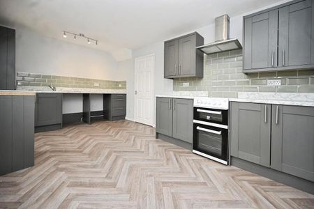 3 bedroom terraced house to rent - Photo 2