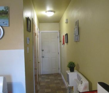 GRAND 2 1/2 A LOUER D'UN TRIPLEX - Photo 4