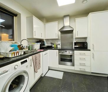 2 bedroom apartment to rent - Photo 6