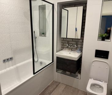 1 bedroom in a flat share to rent - Photo 4