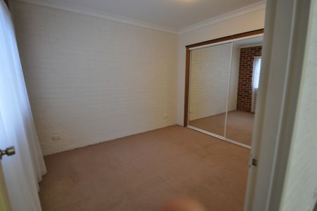 One Bedroom Flat in Quiet Location - Photo 2