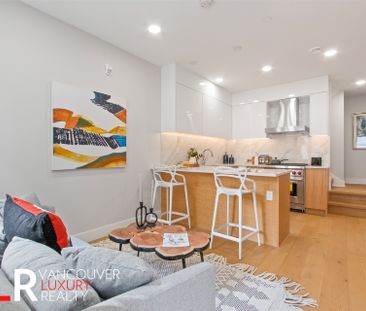Townhouse in Vancouver West Side, BC - Photo 4