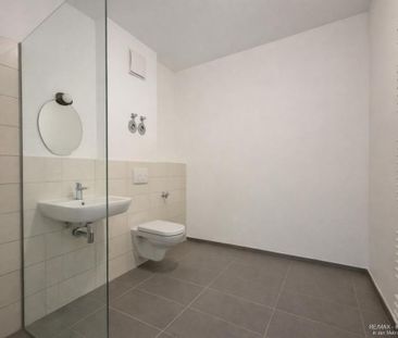 Moderne Dachgeschosswohnung mit Aufzug, Fußbodenheizung & Tiefgarage - Photo 4