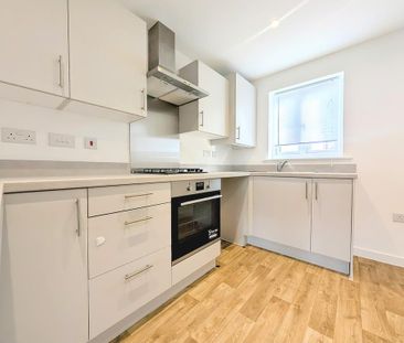 2 bedroom end of terrace house to rent - Photo 5