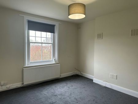 Flat to rent on - Photo 3