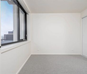 Modern 2 Bedroom Apartment - Photo 4