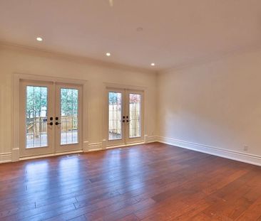 For Lease - 11 York Road, Toronto, Ontario - Photo 1