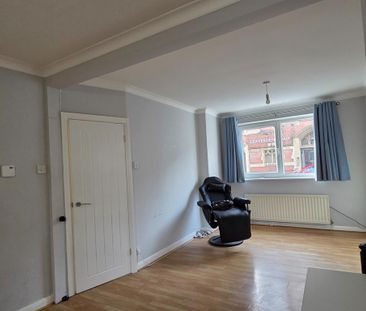 2 bedroom terraced house to rent - Photo 6