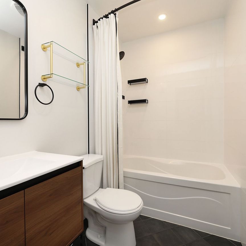 For Lease - 33 Mill Street Unit# 817, Toronto, Ontario - Photo 1