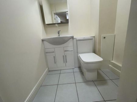 2 bedroom end of terrace house to rent - Photo 5