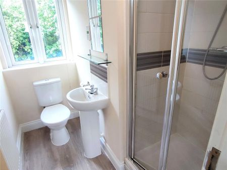 3 bedroom terraced house to rent - Photo 4