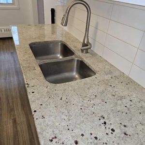 5 1/2 Renove Chauffé, Eau Chaude Entrée Laveuse et Sècheuse Decembre. - Photo 2