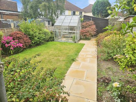 3 bedroom semi-detached house to rent - Photo 4