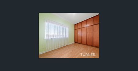 Quiet, rear ground floor unit - own carport and yard - Photo 5