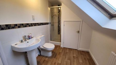 3 bedroom terraced house to rent - Photo 3