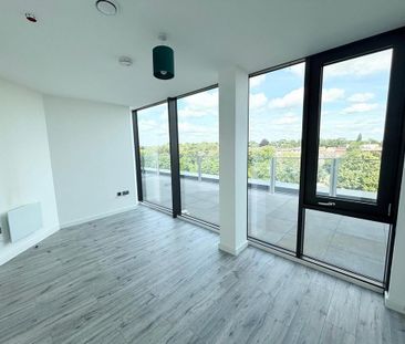 1 bedroom penthouse to rent - Photo 3