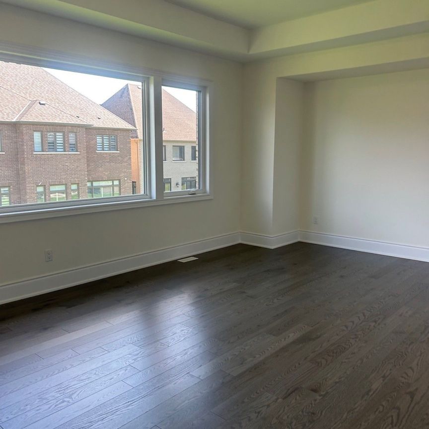 For Lease - 11 Heart Lake Circle, King, Ontario - Photo 1