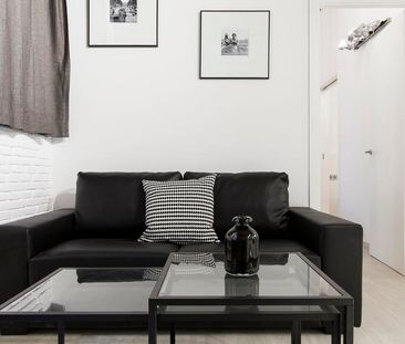 Cozy 2-Bedroom Apartment on Passeig del Born - Photo 1