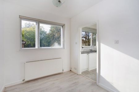 3 bedroom maisonette to rent - Photo 4