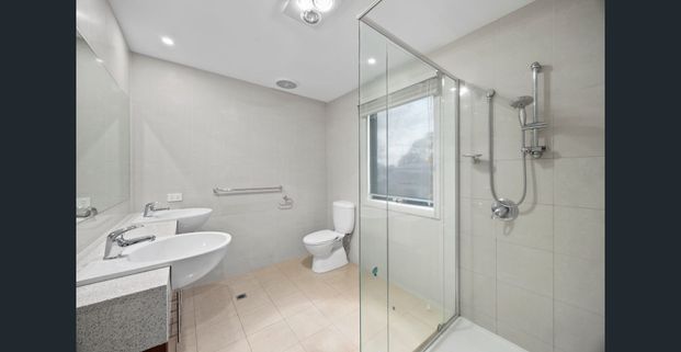 Spacious Family Townhouse in Secure Gated Community - Photo 1