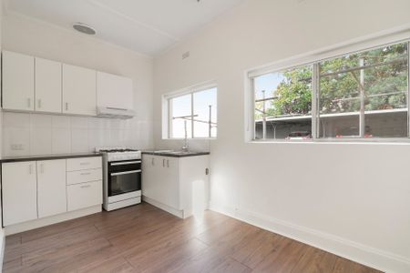 Studio Apartment Available In Desirable Toorak - Photo 4