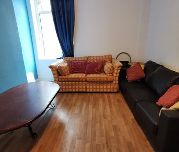 3 bedroom flat to rent - Photo 5