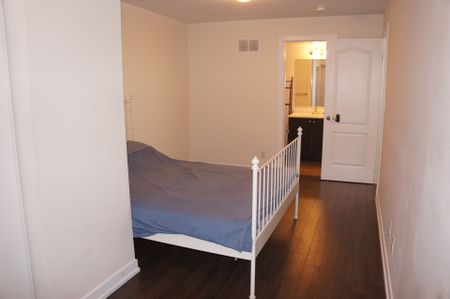 For Lease - 10 Dunsheath Way Unit# 209, Markham, Ontario - Photo 3